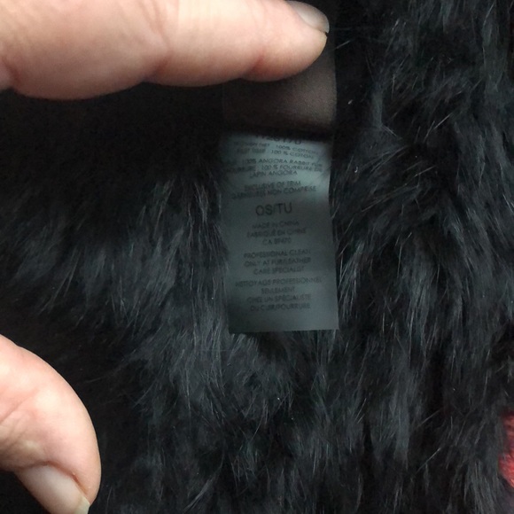 A Badgley Mischka angora rabbit infinity scarf  like new - Picture 3 of 3